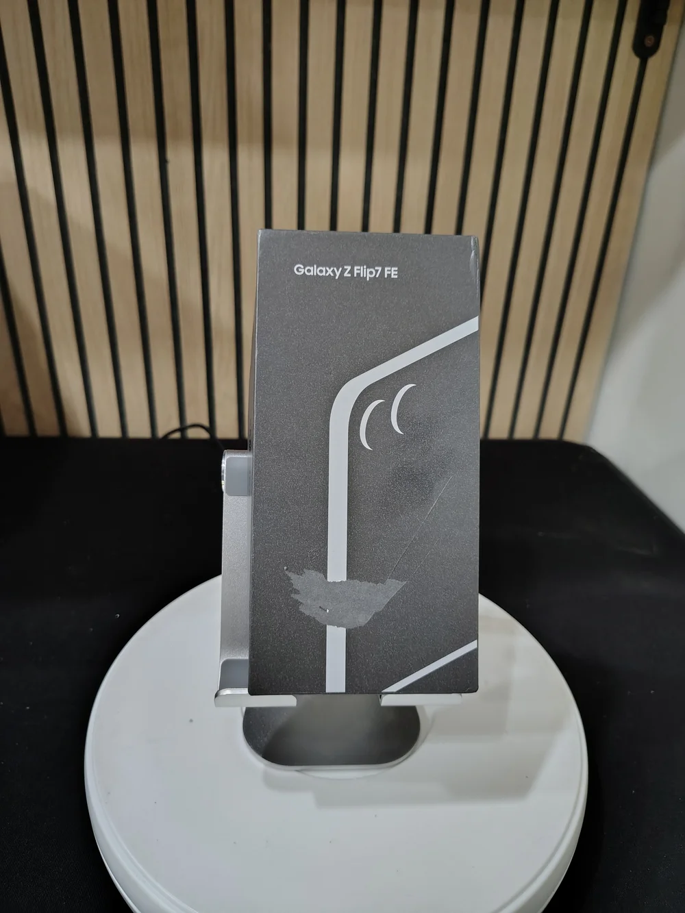 Samsung Galaxy Z Flip7 FE Brand New Unlocked 256GB
